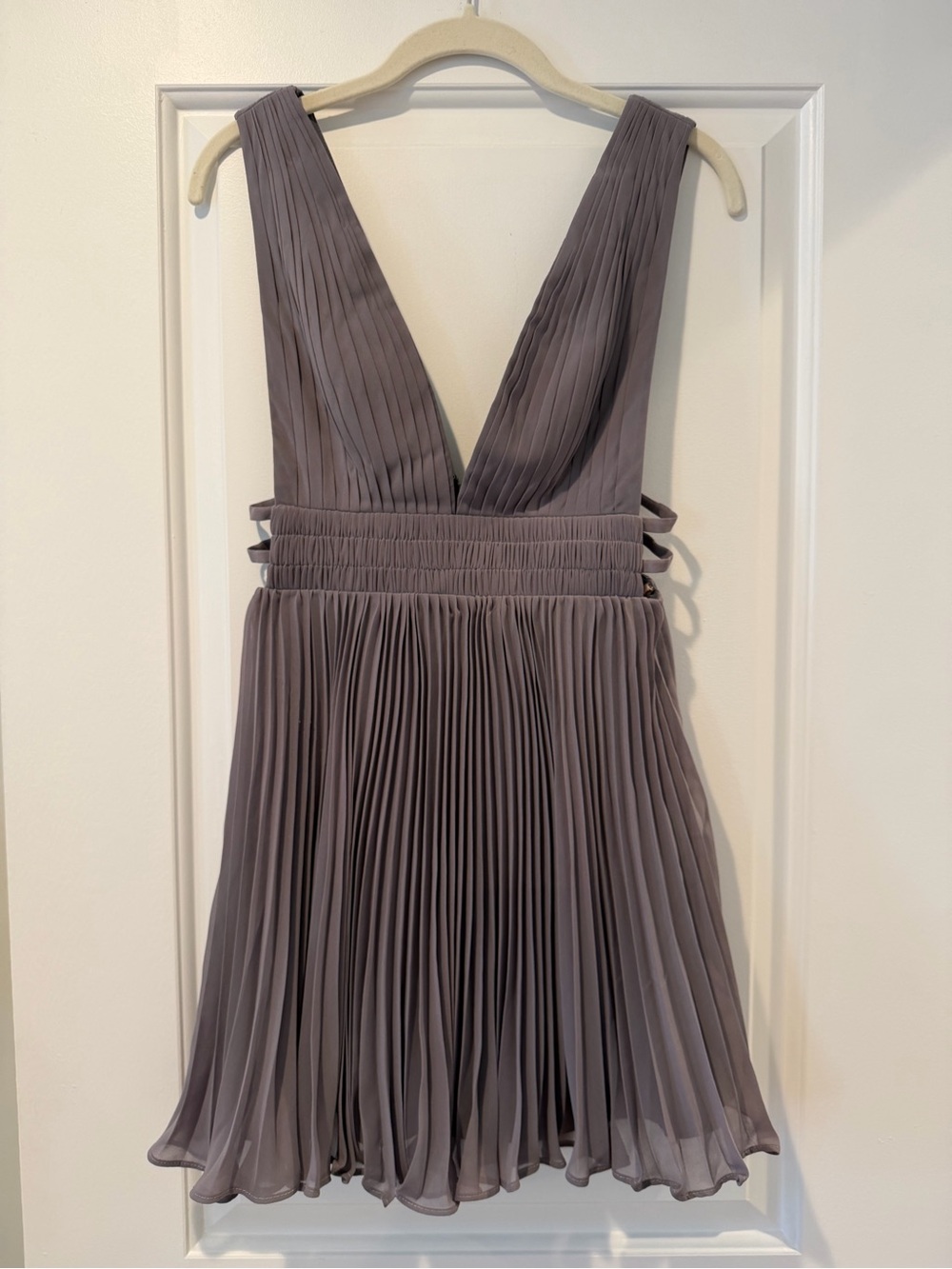 Fame and Partners Briella Georgette Pleated Mini Dress - size 0